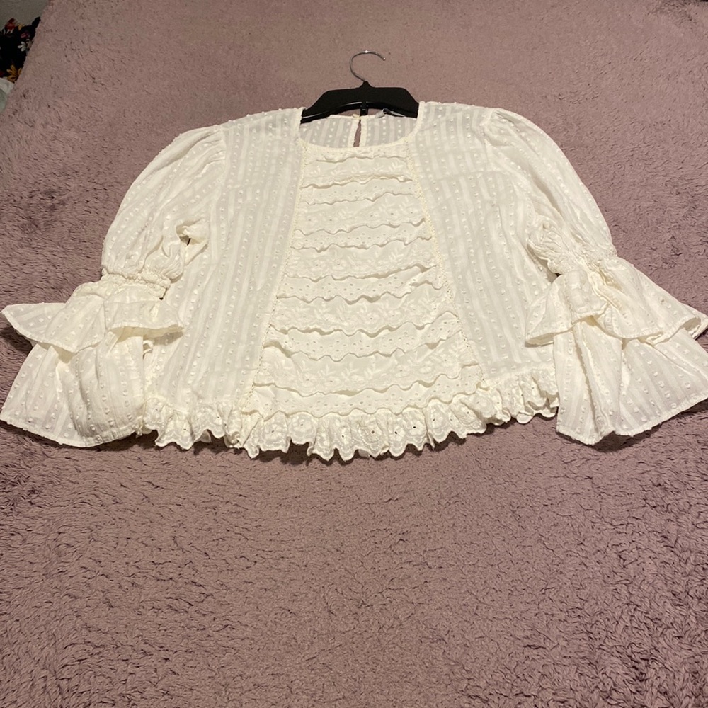 White long sleeve blouse